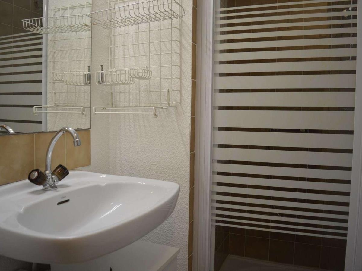 Studio Cabine A St-Raphael Avec Terrasse Et Parking, A 100M De La Plage - Fr-1-226A-23 Saint-Raphaël Exterior foto